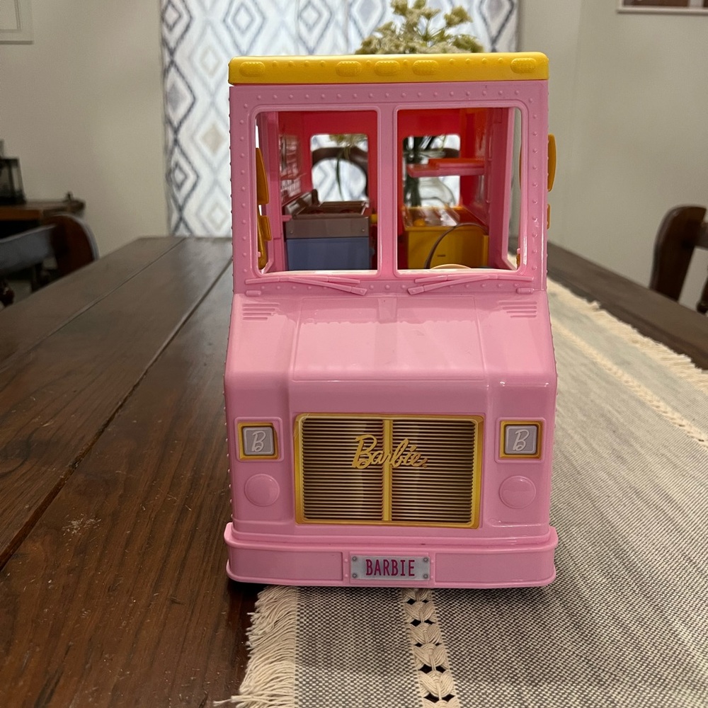Barbie 2020 Lemonade Truck Playset Kids Toy EUC - Picture 2 of 11
